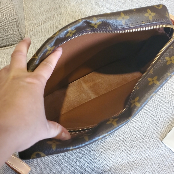Authentic Louis Vuitton purse - Picture 8 of 15